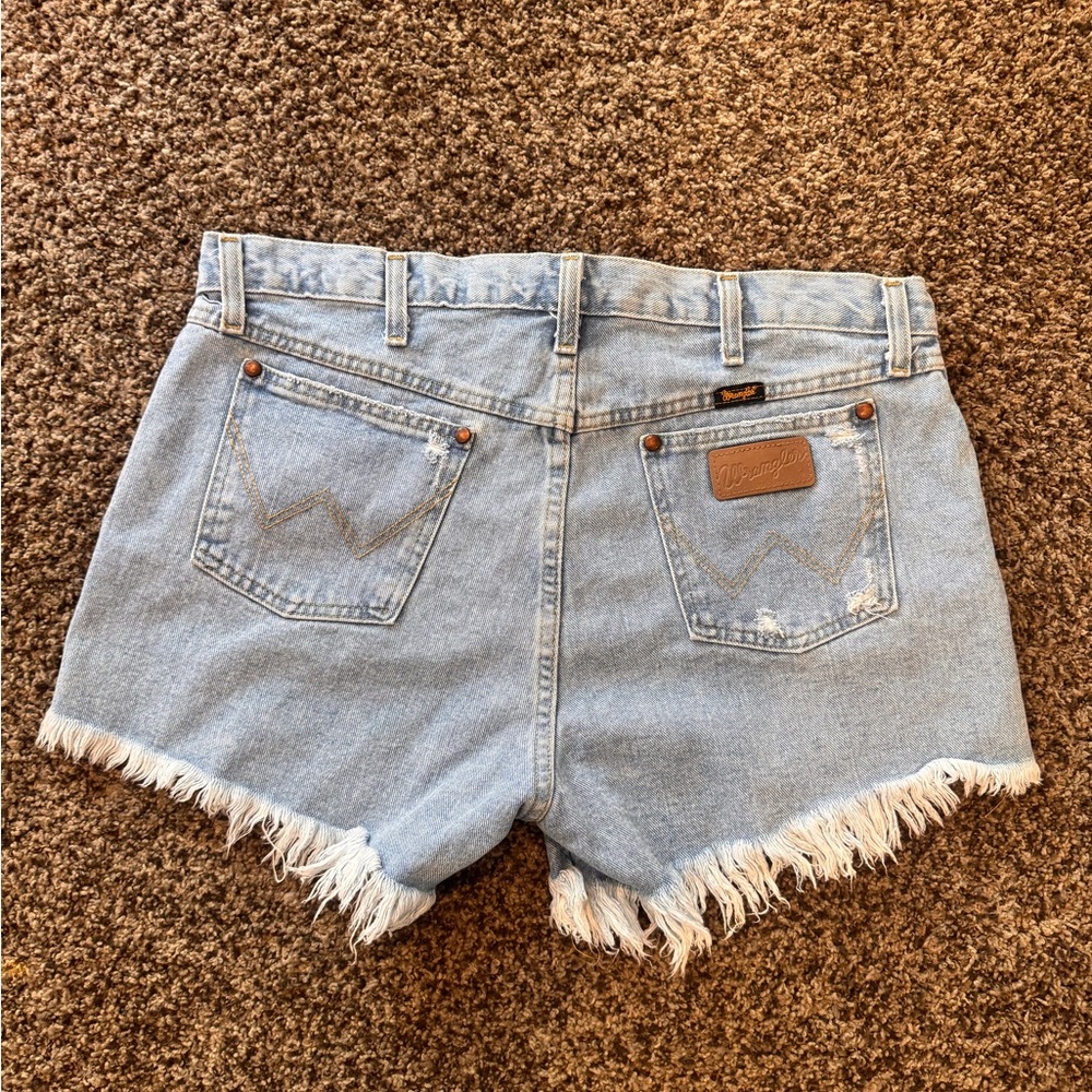 Wrangler Women's Light Wash Denim Jean Shorts Tagged Size 32”